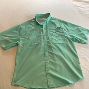 Columbia. Size Medium. On The Water Gear. Green.